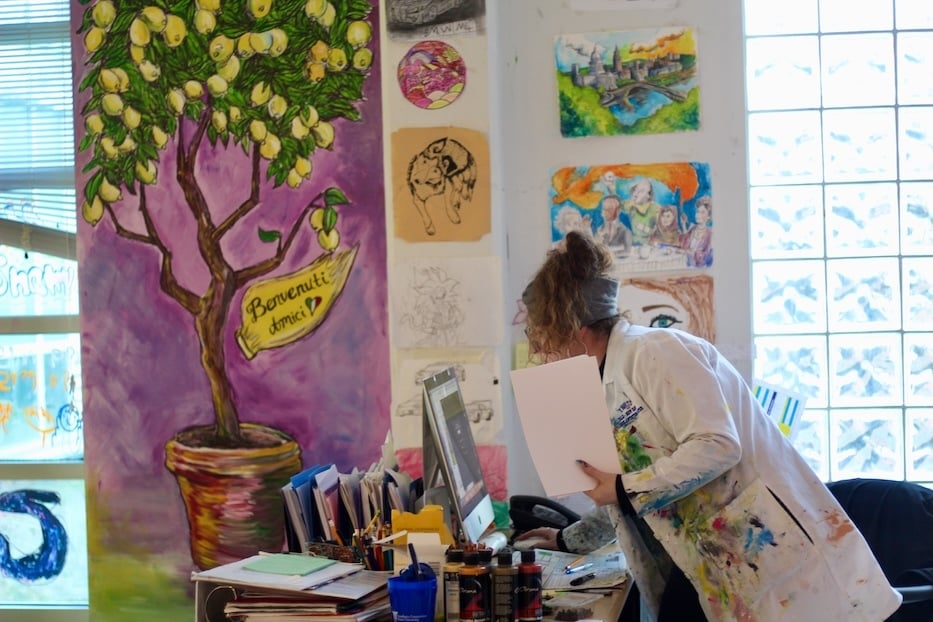 A Hillhouse Art Teacher Opens Up New Worlds
